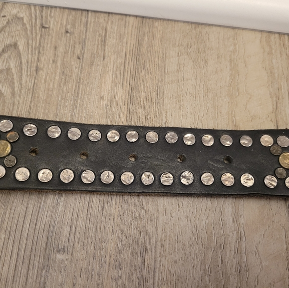 Will leather goods studded belt - Picture 3 of 9